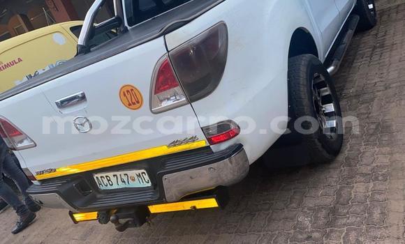 Comprar Usado Mazda BT-50 Branco Carro em Maputo em Maputo