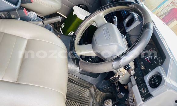 Nunua Ilio tumika Toyota Land Cruiser Nyeupe Gari ndani ya Maputo nchini Maputo Nunua Ilio tumika Toyota Land Cruiser Nyeupe Gari ndani ya Maputo nchini Maputo