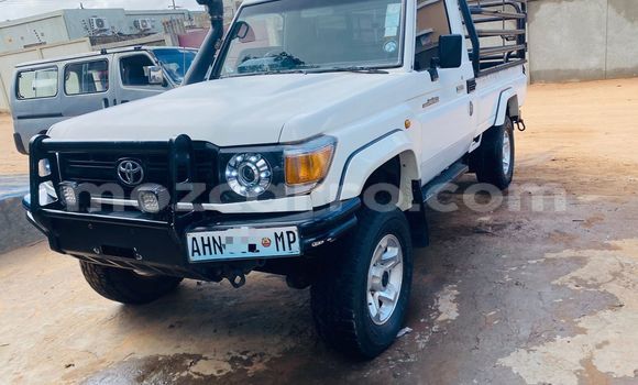 Nunua Ilio tumika Toyota Land Cruiser Nyeupe Gari ndani ya Maputo nchini Maputo Nunua Ilio tumika Toyota Land Cruiser Nyeupe Gari ndani ya Maputo nchini Maputo