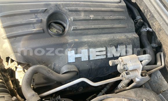 Nunua Ilio tumika Jeep Grand Cherokee Brown Gari ndani ya Maputo nchini Maputo Nunua Ilio tumika Jeep Grand Cherokee Brown Gari ndani ya Maputo nchini Maputo