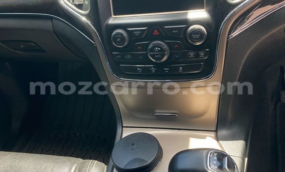 Nunua Ilio tumika Jeep Grand Cherokee Brown Gari ndani ya Maputo nchini Maputo Nunua Ilio tumika Jeep Grand Cherokee Brown Gari ndani ya Maputo nchini Maputo