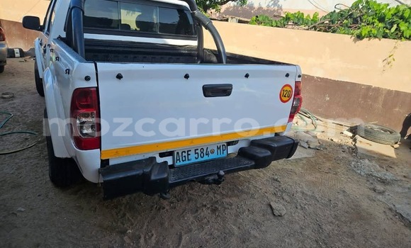 Tenga Tsaru Isuzu KB Chena Mota in Maputo in Maputo Tenga Tsaru Isuzu KB Chena Mota in Maputo in Maputo