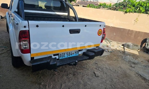 Tenga Tsaru Isuzu KB Chena Mota in Maputo in Maputo Tenga Tsaru Isuzu KB Chena Mota in Maputo in Maputo