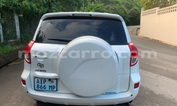 Tenga Tsaru Toyota RAV4 Chena Mota in Maputo in Maputo Tenga Tsaru Toyota RAV4 Chena Mota in Maputo in Maputo