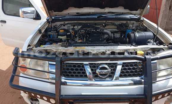 Nunua Ilio tumika Nissan Hardbody Nyeupe Gari ndani ya Maputo nchini Maputo Nunua Ilio tumika Nissan Hardbody Nyeupe Gari ndani ya Maputo nchini Maputo