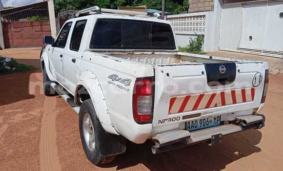 Nunua Ilio tumika Nissan Hardbody Nyeupe Gari ndani ya Maputo nchini Maputo Nunua Ilio tumika Nissan Hardbody Nyeupe Gari ndani ya Maputo nchini Maputo