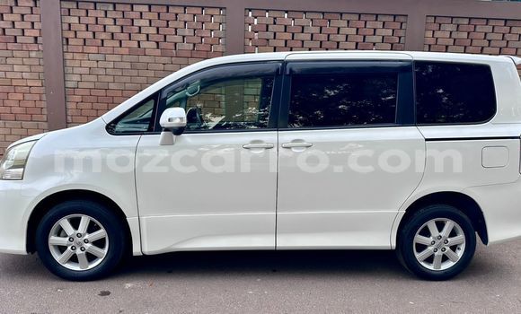 Tenga Tsaru Toyota Noah Chena Mota in Maputo in Maputo Tenga Tsaru Toyota Noah Chena Mota in Maputo in Maputo