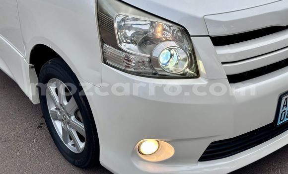 Tenga Tsaru Toyota Noah Chena Mota in Maputo in Maputo Tenga Tsaru Toyota Noah Chena Mota in Maputo in Maputo