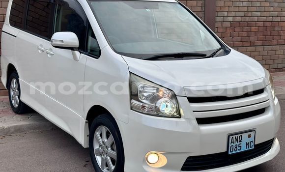 Tenga Tsaru Toyota Noah Chena Mota in Maputo in Maputo Tenga Tsaru Toyota Noah Chena Mota in Maputo in Maputo