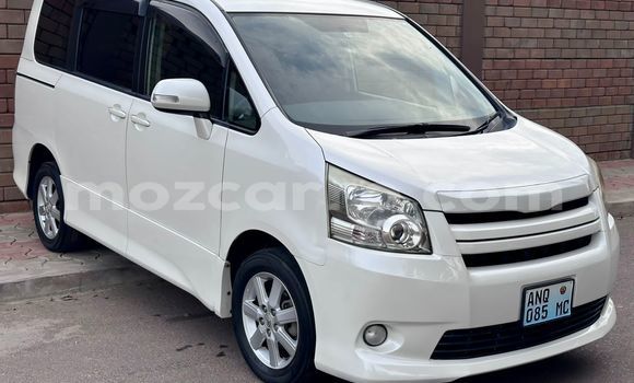 Tenga Tsaru Toyota Noah Chena Mota in Maputo in Maputo Tenga Tsaru Toyota Noah Chena Mota in Maputo in Maputo