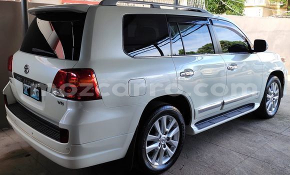 Comprar Novo Toyota Land Cruiser Castanho Carro em Maputo em Maputo Comprar Novo Toyota Land Cruiser Castanho Carro em Maputo em Maputo