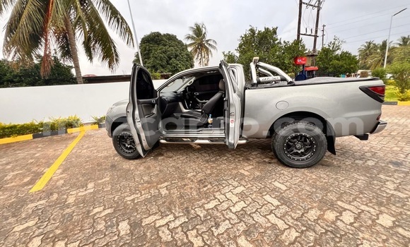 Comprar Usado Mazda BT-50 De outros Carro em Moçambique em Nampula Comprar Usado Mazda BT-50 De outros Carro em Moçambique em Nampula