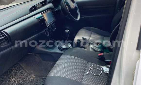 Buy Used Toyota Hilux White Car in Maputo in Maputo Buy Used Toyota Hilux White Car in Maputo in Maputo