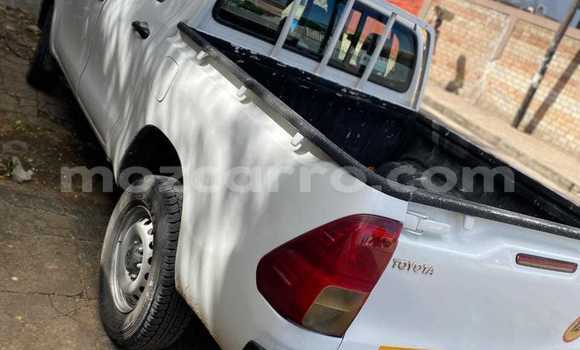 Buy Used Toyota Hilux White Car in Maputo in Maputo Buy Used Toyota Hilux White Car in Maputo in Maputo