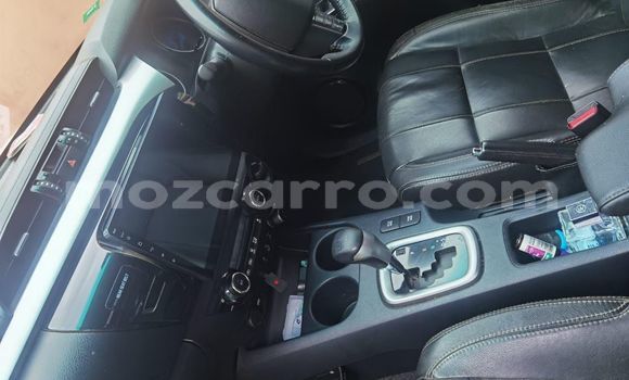 Buy Used Toyota Hilux White Car in Maputo in Maputo Buy Used Toyota Hilux White Car in Maputo in Maputo