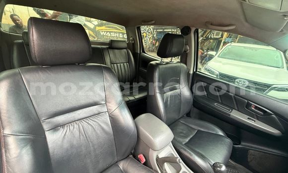 Nunua Ilio tumika Toyota Hilux Nyeupe Gari ndani ya Maputo nchini Maputo Nunua Ilio tumika Toyota Hilux Nyeupe Gari ndani ya Maputo nchini Maputo