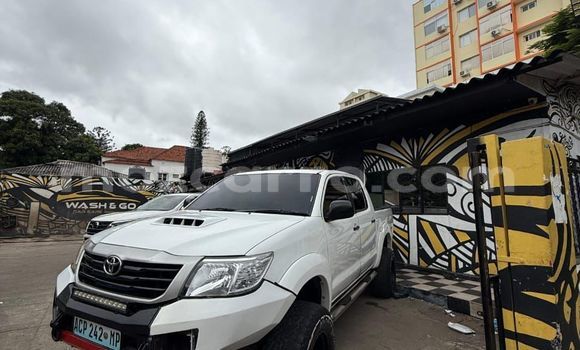 Nunua Ilio tumika Toyota Hilux Nyeupe Gari ndani ya Maputo nchini Maputo Nunua Ilio tumika Toyota Hilux Nyeupe Gari ndani ya Maputo nchini Maputo