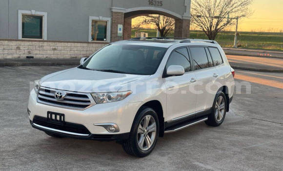 Comprar Usado Toyota Highlander Branco Carro em Maputo em Maputo Comprar Usado Toyota Highlander Branco Carro em Maputo em Maputo