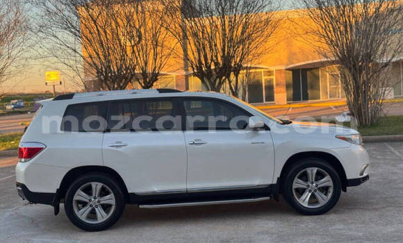 Buy Used Toyota Highlander White Car in Maputo in Maputo Buy Used Toyota Highlander White Car in Maputo in Maputo