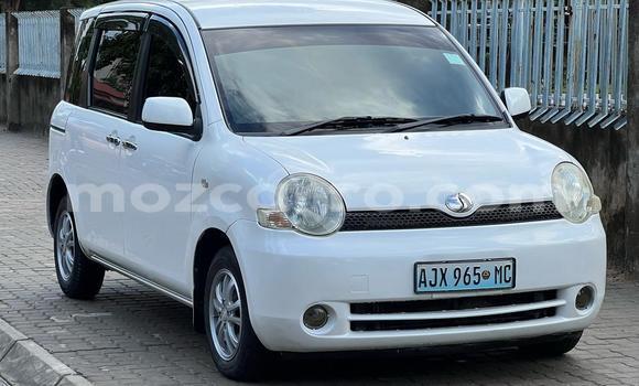 Nunua Ilio tumika Toyota Sienta Nyeupe Gari ndani ya Maputo nchini Maputo