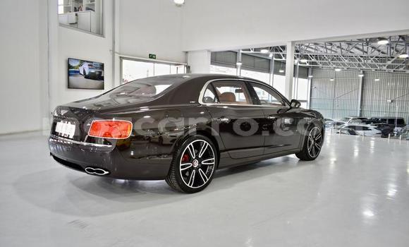Comprar Usado Bentley Flying Spur Prata Carro em Maputo em Maputo Comprar Usado Bentley Flying Spur Prata Carro em Maputo em Maputo