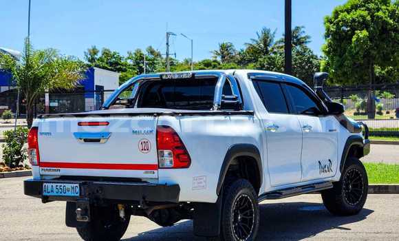 Nunua Ilio tumika Toyota Hilux Nyeupe Gari ndani ya Maputo nchini Maputo Nunua Ilio tumika Toyota Hilux Nyeupe Gari ndani ya Maputo nchini Maputo