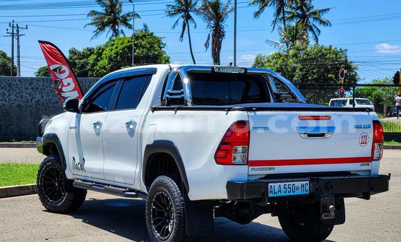 Buy Used Toyota Hilux White Car in Maputo in Maputo Buy Used Toyota Hilux White Car in Maputo in Maputo