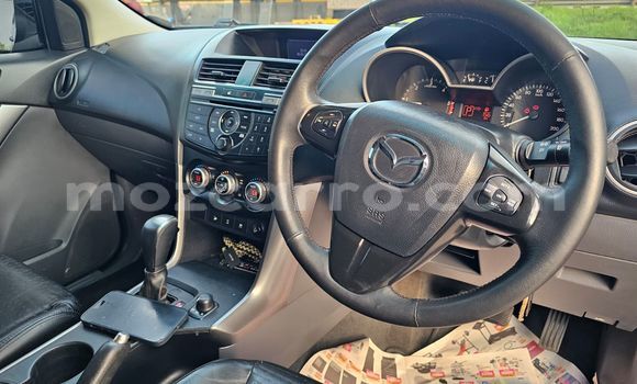Nunua Ilio tumika Mazda BT-50 Bluu Gari ndani ya Maputo nchini Maputo Nunua Ilio tumika Mazda BT-50 Bluu Gari ndani ya Maputo nchini Maputo