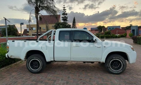 Comprar Usado Mazda BT-50 Branco Carro em Maputo em Maputo Comprar Usado Mazda BT-50 Branco Carro em Maputo em Maputo