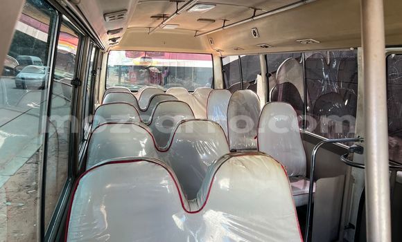 Comprar Usado Toyota Coaster Azul Carro em Maputo em Maputo Comprar Usado Toyota Coaster Azul Carro em Maputo em Maputo