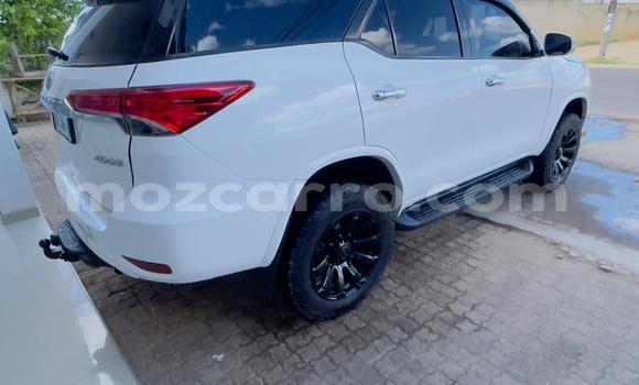 Nunua Ilio tumika Toyota Fortuner Nyeupe Gari ndani ya Maputo nchini Maputo Nunua Ilio tumika Toyota Fortuner Nyeupe Gari ndani ya Maputo nchini Maputo