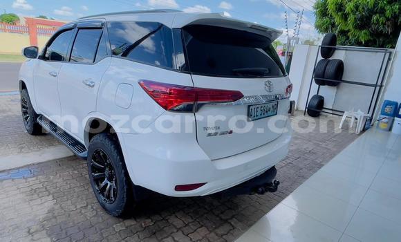 Nunua Ilio tumika Toyota Fortuner Nyeupe Gari ndani ya Maputo nchini Maputo Nunua Ilio tumika Toyota Fortuner Nyeupe Gari ndani ya Maputo nchini Maputo