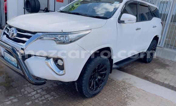 Nunua Ilio tumika Toyota Fortuner Nyeupe Gari ndani ya Maputo nchini Maputo Nunua Ilio tumika Toyota Fortuner Nyeupe Gari ndani ya Maputo nchini Maputo