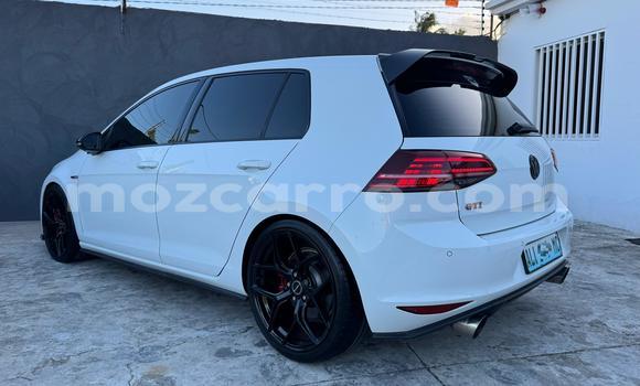 Comprar Usado Volkswagen Golf Branco Carro em Maputo em Maputo