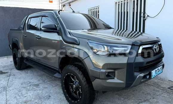 Nunua Mpya Toyota Hilux Brown Gari ndani ya Maputo nchini Maputo