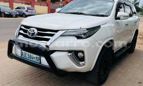 Nunua Ilio tumika Toyota Fortuner Nyeupe Gari ndani ya Maputo nchini Maputo Nunua Ilio tumika Toyota Fortuner Nyeupe Gari ndani ya Maputo nchini Maputo