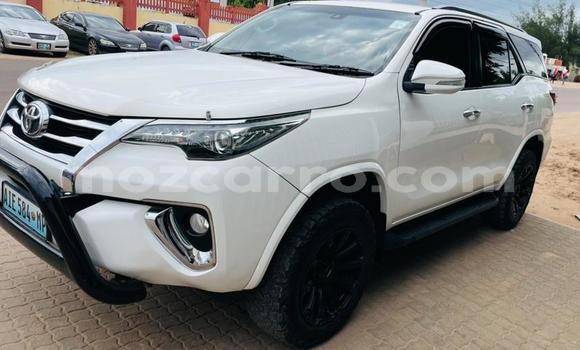 Nunua Ilio tumika Toyota Fortuner Nyeupe Gari ndani ya Maputo nchini Maputo Nunua Ilio tumika Toyota Fortuner Nyeupe Gari ndani ya Maputo nchini Maputo
