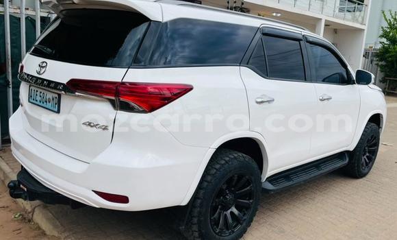 Nunua Ilio tumika Toyota Fortuner Nyeupe Gari ndani ya Maputo nchini Maputo Nunua Ilio tumika Toyota Fortuner Nyeupe Gari ndani ya Maputo nchini Maputo
