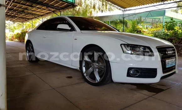 Comprar Usado Audi A5 Azul Carro em Maputo em Maputo