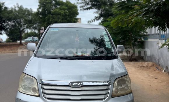 Comprar Usado Toyota Noah Prata Carro em Maputo em Maputo Comprar Usado Toyota Noah Prata Carro em Maputo em Maputo