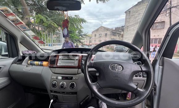 Comprar Usado Toyota Noah Prata Carro em Maputo em Maputo Comprar Usado Toyota Noah Prata Carro em Maputo em Maputo
