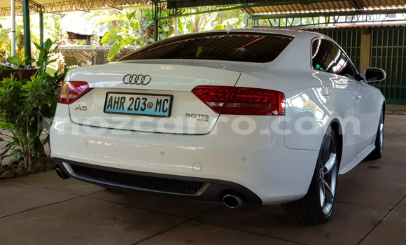 Nunua Ilio tumika Audi A5 Bluu Gari ndani ya Maputo nchini Maputo Nunua Ilio tumika Audi A5 Bluu Gari ndani ya Maputo nchini Maputo