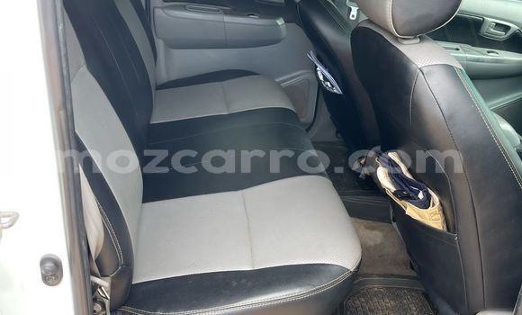 Comprar Usado Toyota Hilux Branco Carro em Maputo em Maputo Comprar Usado Toyota Hilux Branco Carro em Maputo em Maputo