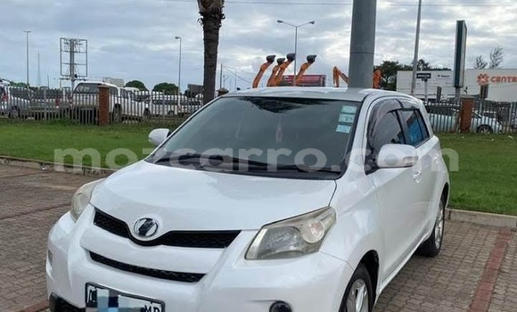 Nunua Mpya Toyota IST Nyeupe Gari ndani ya Maputo nchini Maputo