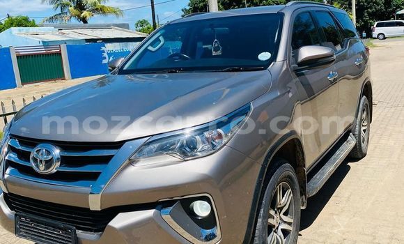 Buy Used Toyota Fortuner Brown Car in Maputo in Maputo Buy Used Toyota Fortuner Brown Car in Maputo in Maputo