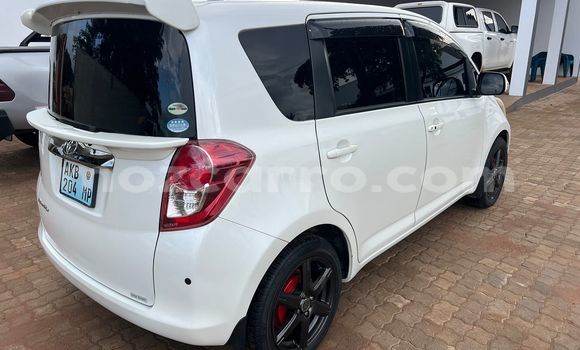 Comprar Novo Toyota Ractis Branco Carro em Maputo em Maputo