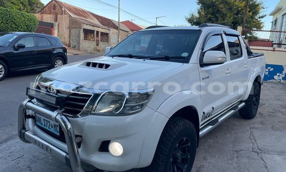 Buy Used Toyota Hilux White Car in Maputo in Maputo Buy Used Toyota Hilux White Car in Maputo in Maputo
