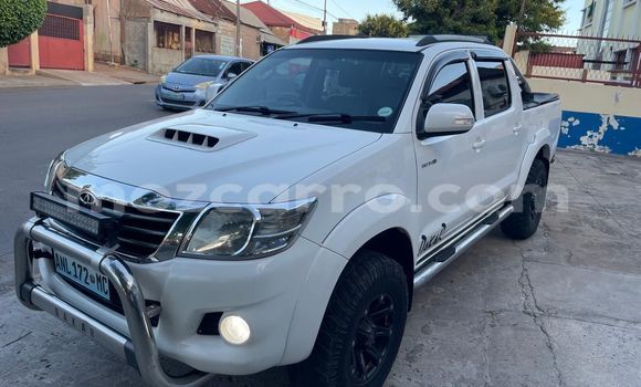 Buy Used Toyota Hilux White Car in Maputo in Maputo Buy Used Toyota Hilux White Car in Maputo in Maputo