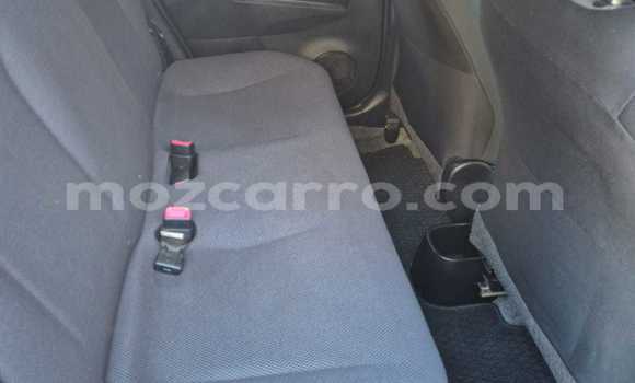 Comprar Usado Toyota Vitz Prata Carro em Maputo em Maputo Comprar Usado Toyota Vitz Prata Carro em Maputo em Maputo