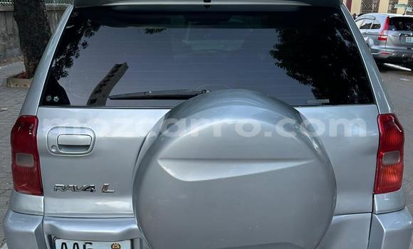 Nunua Ilio tumika Toyota RAV4 Fedha Gari ndani ya Maputo nchini Maputo Nunua Ilio tumika Toyota RAV4 Fedha Gari ndani ya Maputo nchini Maputo